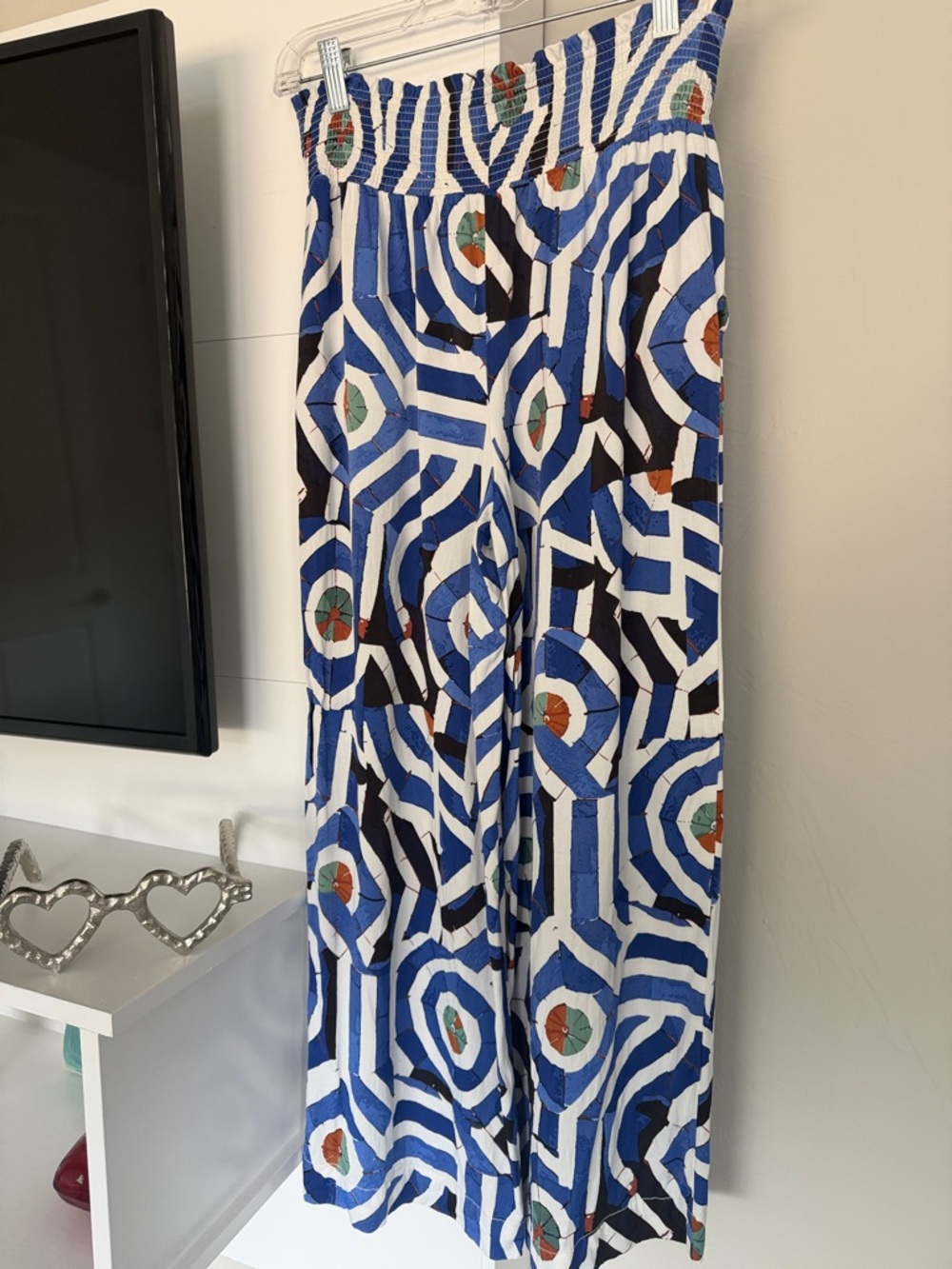 Maeve Blue and White Patterned Flowy Pants from Anthropologie! Size XS.